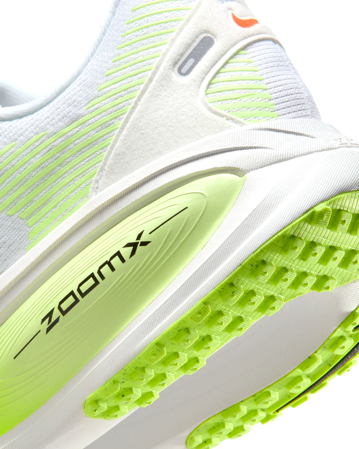 Nike Vomero 18 - Volt Barely